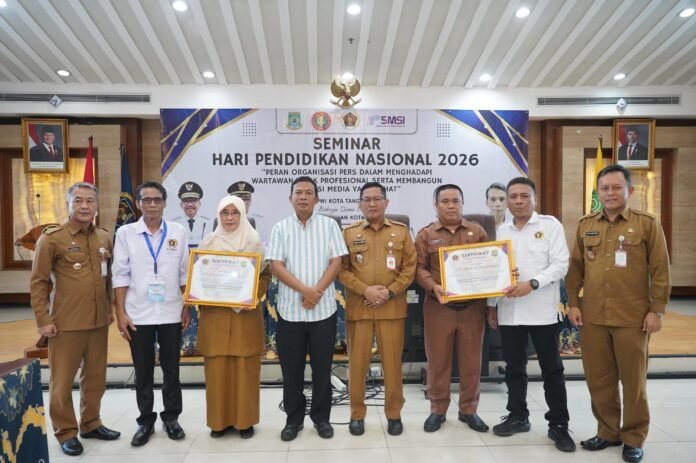 SEMINAR HARI PENDIDIKAN NASIONAL - SEKDA 2