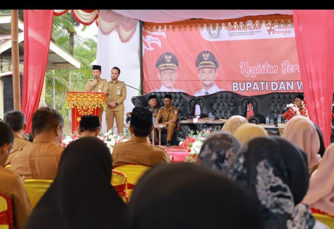 Dekatkan Pelayanan ke Masyarakat, Bupati Tarmizi Lakukan Kegiatan Berkantor Sehari di Gampong Peulanteu SP Dekatkan Pelayanan ke Masyarakat, Bupati Tarmizi Lakukan Kegiatan Berkantor Sehari di Gampong Peulanteu SP
