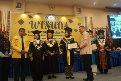 Cetak 434 Sarjana Baru, UT Majene Siap Pasok Angkatan Kerja Unggul di Sulawesi Barat Cetak 434 Sarjana Baru, UT Majene Siap Pasok Angkatan Kerja Unggul di Sulawesi Barat
