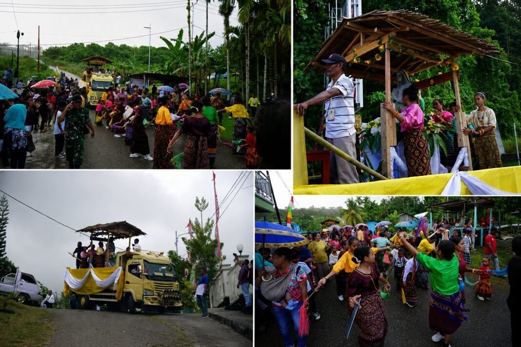 Arca Bunda Maria Diarak, Warnai Napak Tilas 132 Tahun Misi Katolik di Papua. Arca Bunda Maria Diarak, Warnai Napak Tilas 132 Tahun Misi Katolik di Papua.