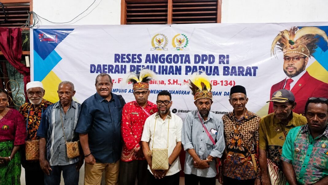Reses di Fakfak, Filep Wamafma Kritik Lemahnya Implementasi Otsus terhadap Masyarakat Adat Reses di Fakfak, Filep Wamafma Kritik Lemahnya Implementasi Otsus terhadap Masyarakat Adat
