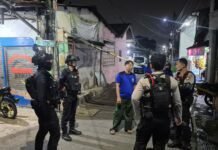 Brimob Polda Metro Jaya Gagalkan Dugaan Tawuran di Ciracas, Lima Remaja dan Celurit Diamankan*