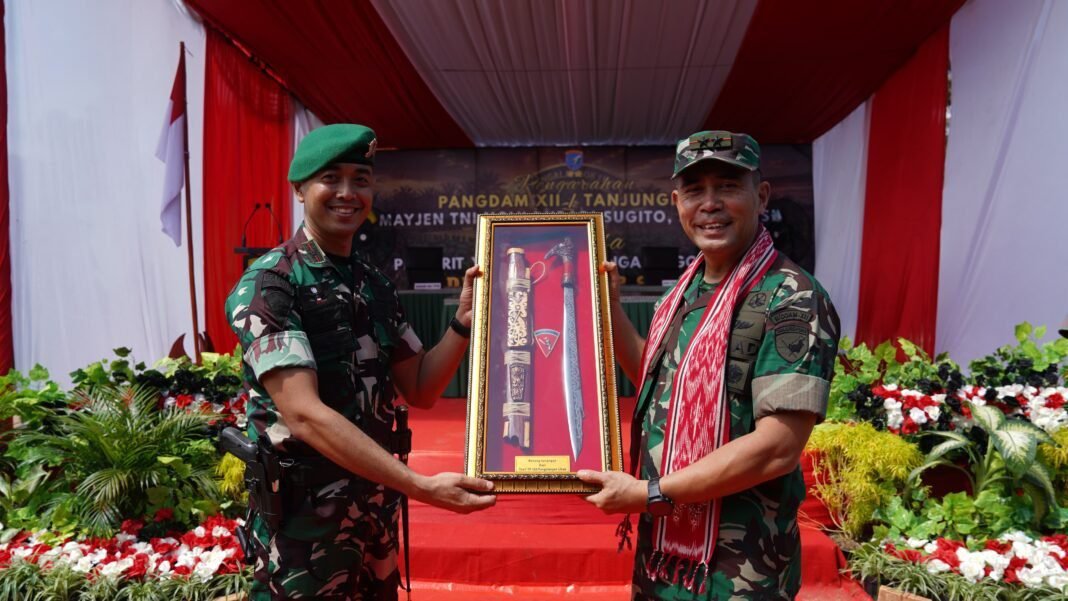 Kunjungan Pangdam XII/Tpr Beri Motivasi Prajurit Batalyon TP 926/Pangalangok Libau Kunjungan Pangdam XII/Tpr Beri Motivasi Prajurit Batalyon TP 926/Pangalangok Libau