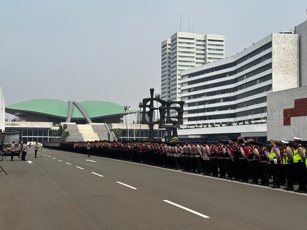 *Polda Metro Jaya Siapkan 6.088 Personel, Kapolda Ingatkan Aksi Mahasiswa Dilayani Humanis* *Polda Metro Jaya Siapkan 6.088 Personel, Kapolda Ingatkan Aksi Mahasiswa Dilayani Humanis*