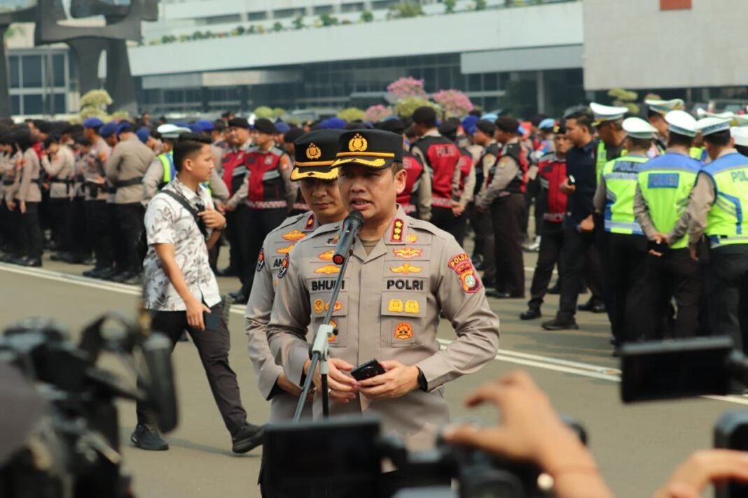 Polri Tegaskan Dukungan HakKonstitusional Mahasiswa,TidakGunakan Kawasan Bundaran HI Demi Kepentingan Publik* Polri Tegaskan Dukungan HakKonstitusional Mahasiswa,TidakGunakan Kawasan Bundaran HI Demi Kepentingan Publik*