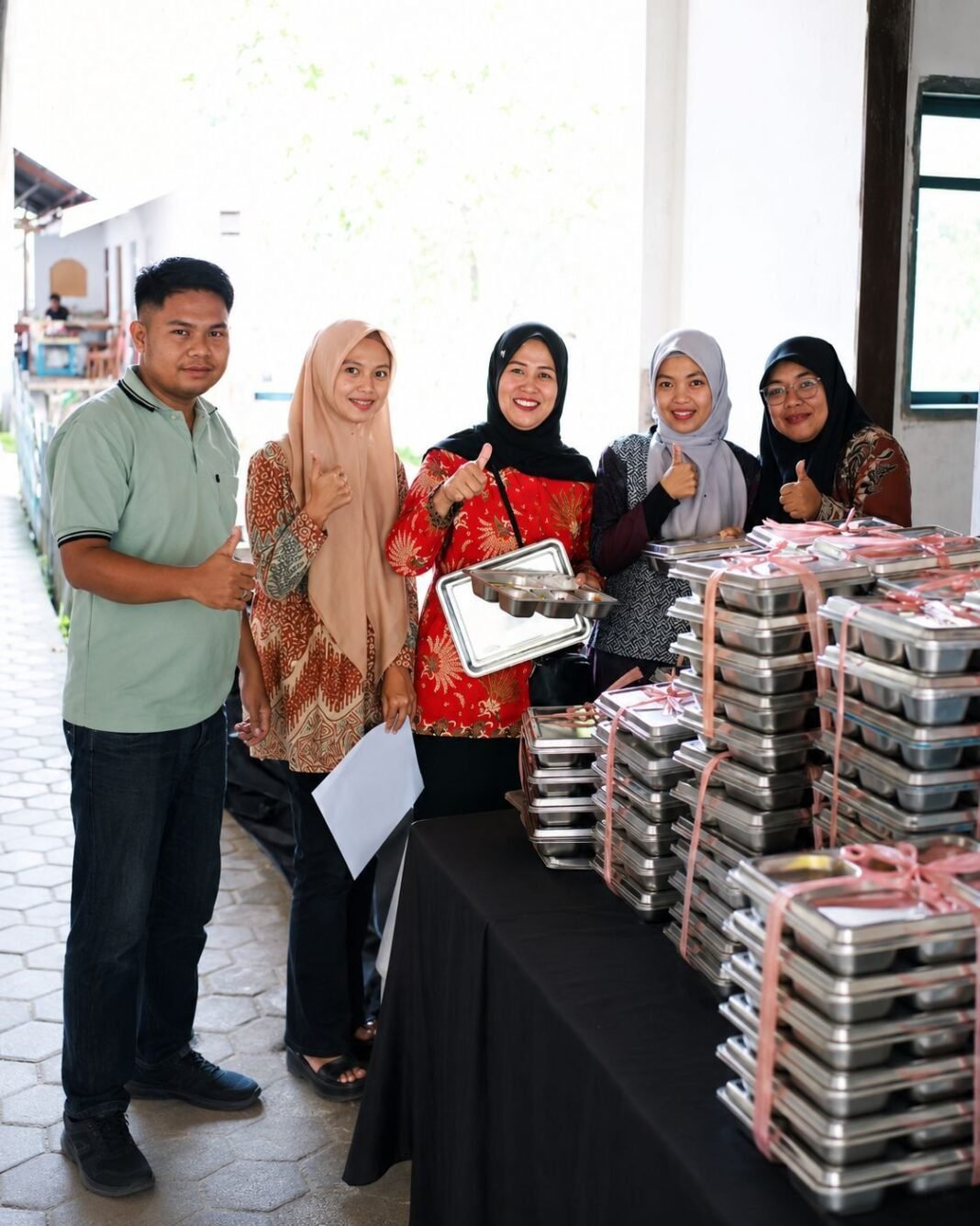 15 Juni 2026: SPPG Tinambung 3 Layani 2.398 Penerima Manfaat MBG 15 Juni 2026: SPPG Tinambung 3 Layani 2.398 Penerima Manfaat MBG