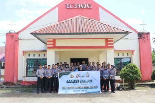 Sambut Hari Bhayangkara ke-80, Personel Dit Lantas Polda Malut Gelar Bakti Religi di Gereja El Shadai Sofifi Sambut Hari Bhayangkara ke-80, Personel Dit Lantas Polda Malut Gelar Bakti Religi di Gereja El Shadai Sofifi