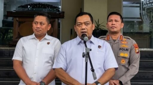 *Polda Metro Tegaskan Pelimpahan RS dan TT ke Kejati DKI Sesuai Prosedur KUHAP* *Polda Metro Tegaskan Pelimpahan RS dan TT ke Kejati DKI Sesuai Prosedur KUHAP*