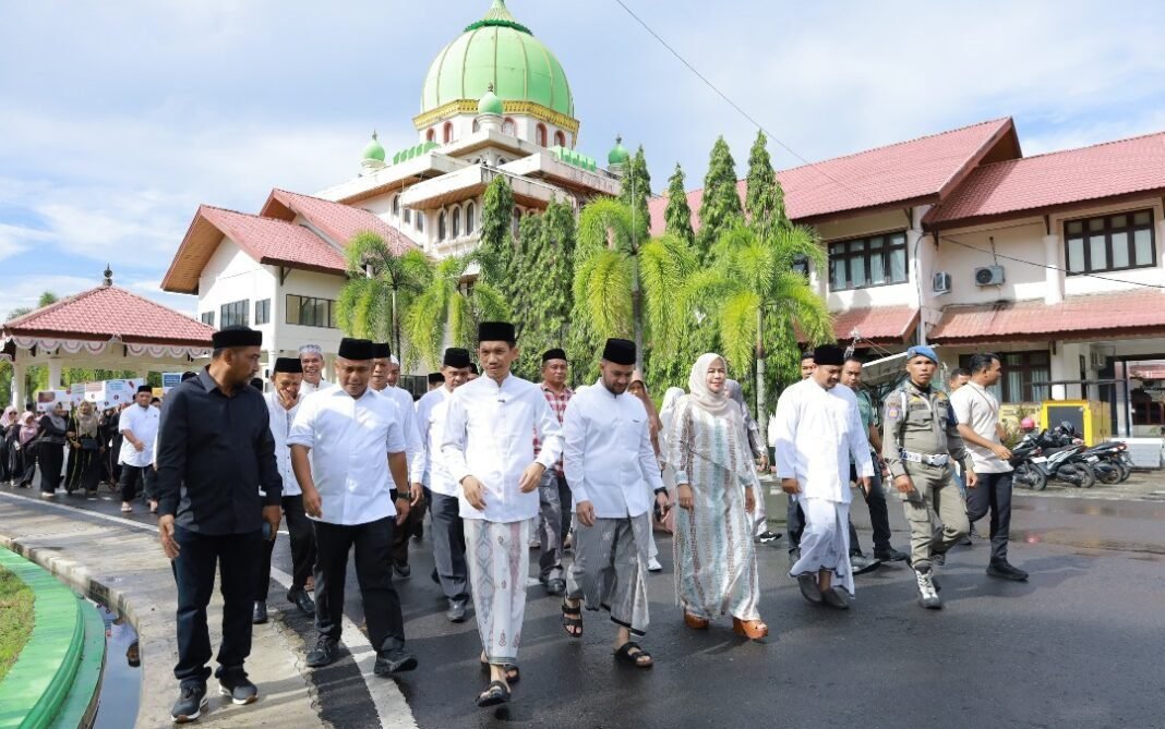 Pemkab Aceh Barat Gelar Pawai Akbar & Ceramah Agama Dalam Rangka Menyambut Tahun Baru Islam 1448 H Pemkab Aceh Barat Gelar Pawai Akbar & Ceramah Agama Dalam Rangka Menyambut Tahun Baru Islam 1448 H