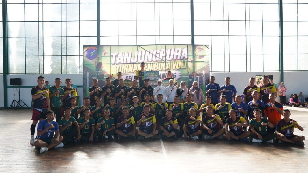 Pangdam Tutup Turnamen Voli HUT ke-68 Kodam XII/Tpr Pangdam Tutup Turnamen Voli HUT ke-68 Kodam XII/TprÂ