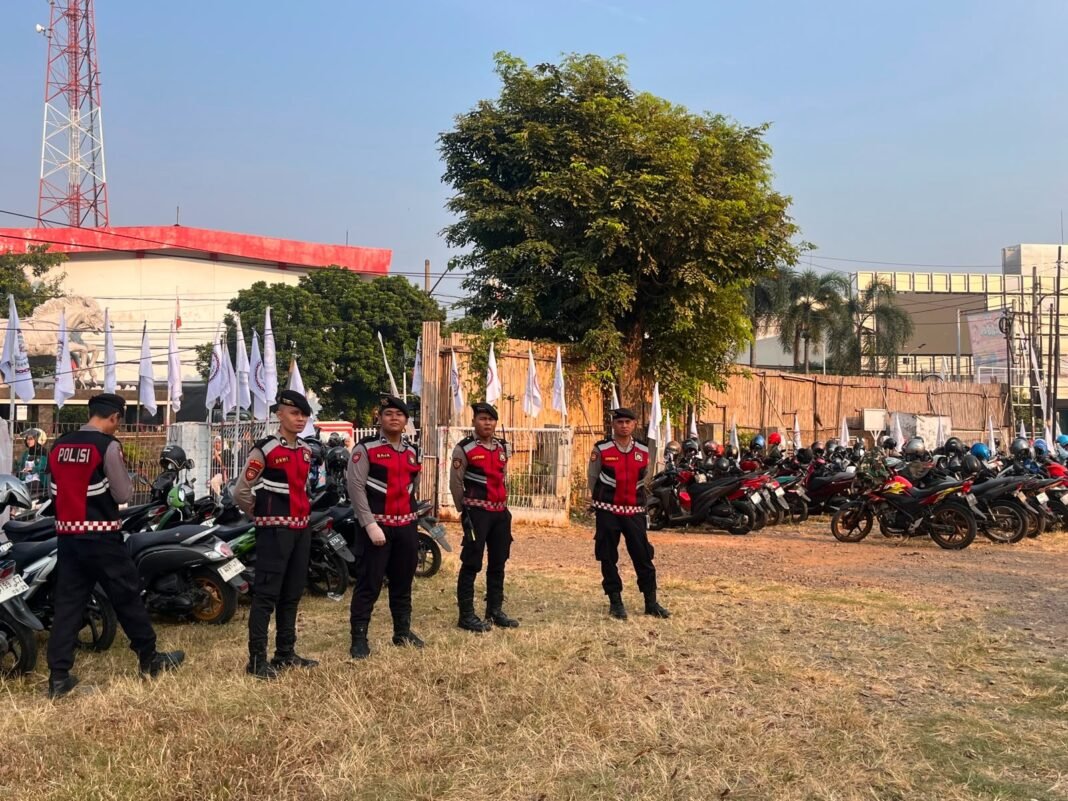 Polisi Hadir Amankan Paturay Tineung ABPEDNAS Purwakarta, Pastikan Ratusan Peserta Merasa Aman dan Nyaman Polisi Hadir Amankan Paturay Tineung ABPEDNAS Purwakarta, Pastikan Ratusan Peserta Merasa Aman dan Nyaman