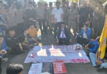 HUT Mamuju ke-486 Diwarnai Aksi PMII, 12 Tuntutan Rakyat Menggema di Depan DPRD