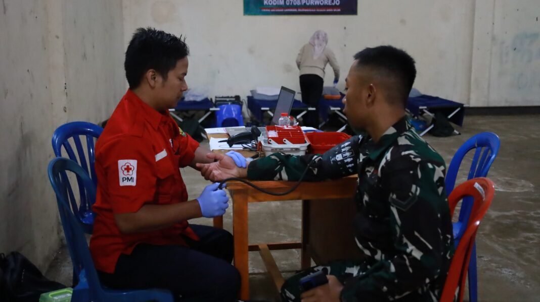 Bakti Kesehatan TMMD 129 Kodim 0708 Purworejo, Warga Antusias Ikuti Donor Darah Gratis Bakti Kesehatan TMMD 129 Kodim 0708 Purworejo, Warga Antusias Ikuti Donor Darah Gratis