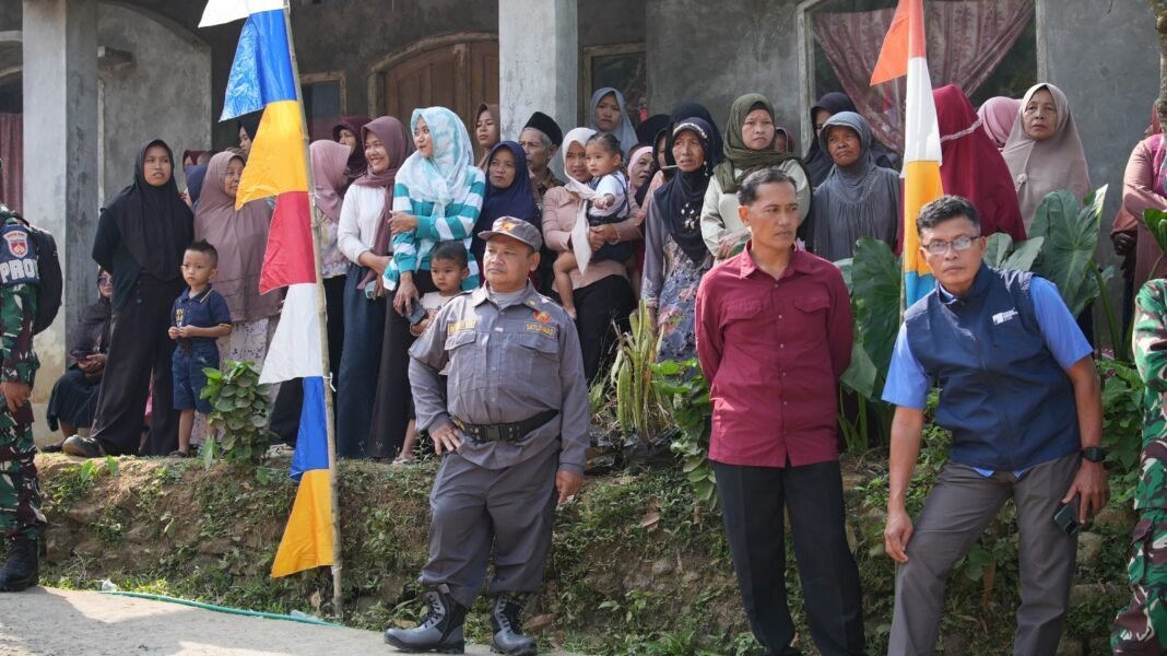 Antusias Warga Watuduwur Sambut Pembukaan TMMD Reguler Ke-129 Kodim 0708 Purworejo Manunggal Antusias Warga Watuduwur Sambut Pembukaan TMMD Reguler Ke-129 Kodim 0708 Purworejo Manunggal