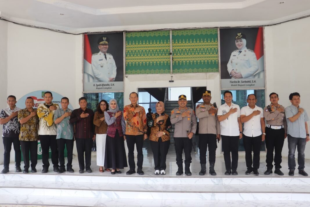 Bangun Sinergi Penegakan Hukum, Kapolres Langkat Jalin Silaturahmi ke Plt Bupati Langkat,dan Kejari Bangun Sinergi Penegakan Hukum, Kapolres Langkat Jalin Silaturahmi ke Plt Bupati Langkat,dan Kejari