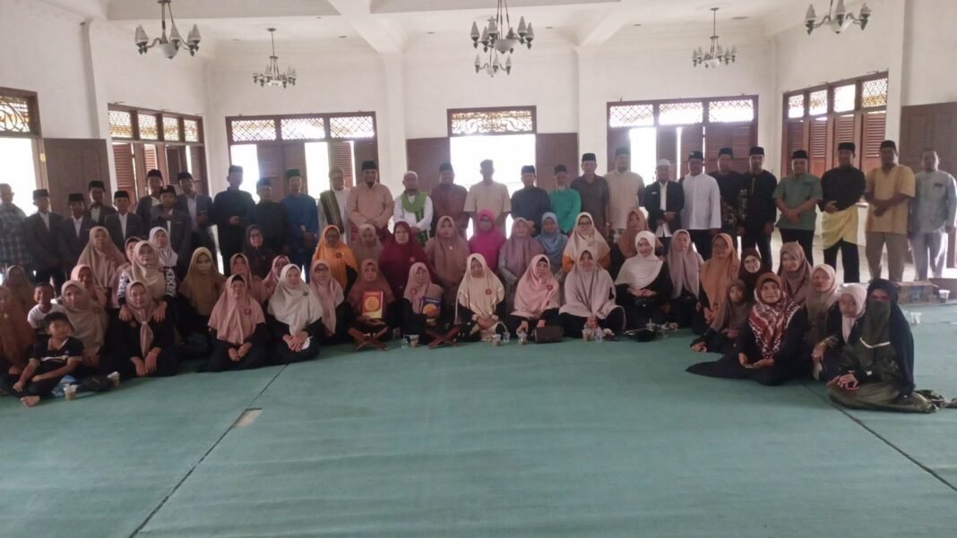 Langkat Bersholawat: Tradisi Rutin Setiap Jumat, Pererat Kebersamaan dan Persatuan Seluruh Etnis di Langkat Langkat Bersholawat: Tradisi Rutin Setiap Jumat, Pererat Kebersamaan dan Persatuan Seluruh Etnis di Langkat
