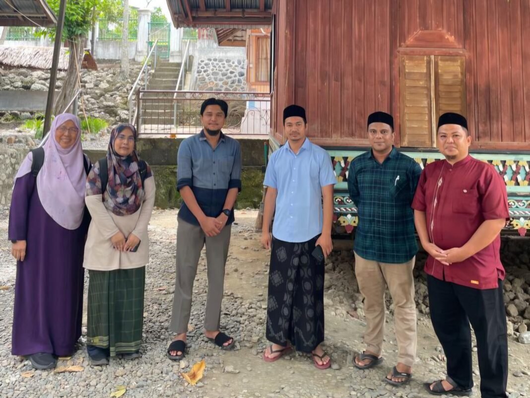 Penerbit Malaysia dan Dosen STAIN Meulaboh Jajaki Kolaborasi Internasional tentang Literasi Melayu-Aceh Penerbit Malaysia dan Dosen STAIN Meulaboh Jajaki Kolaborasi Internasional tentang Literasi Melayu-Aceh