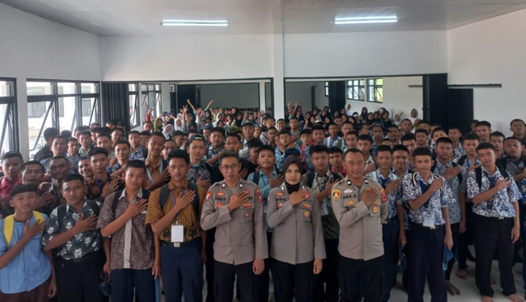 Polisi Hadir di MPLS: Polsek Bungursari Bentengi Siswa Baru dari Bullying dan Narkoba Polisi Hadir di MPLS: Polsek Bungursari Bentengi Siswa Baru dari Bullying dan Narkoba