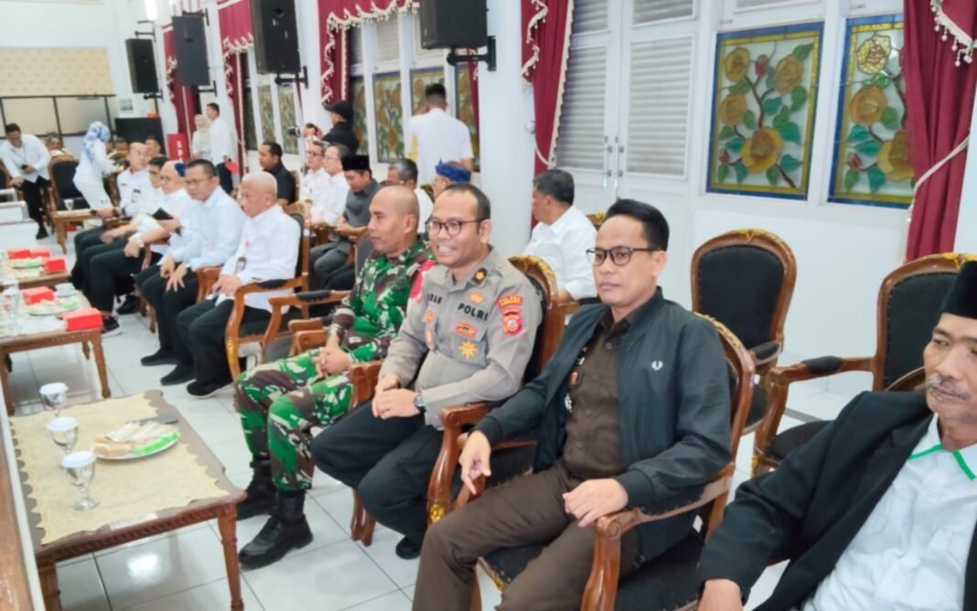 Hadiri Paripurna DPRD, Polres Purwakarta Tegaskan Dukungan Akuntabilitas Keuangan Hadiri Paripurna DPRD, Polres Purwakarta Tegaskan Dukungan Akuntabilitas Keuangan