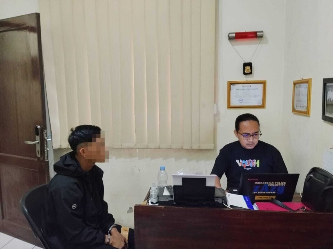 Satres Narkoba Polres Purwakarta Ringkus Dua Pengedar OKT, Ratusan Butir Obat Terlarang Diamankan Satres Narkoba Polres Purwakarta Ringkus Dua Pengedar OKT, Ratusan Butir Obat Terlarang Diamankan