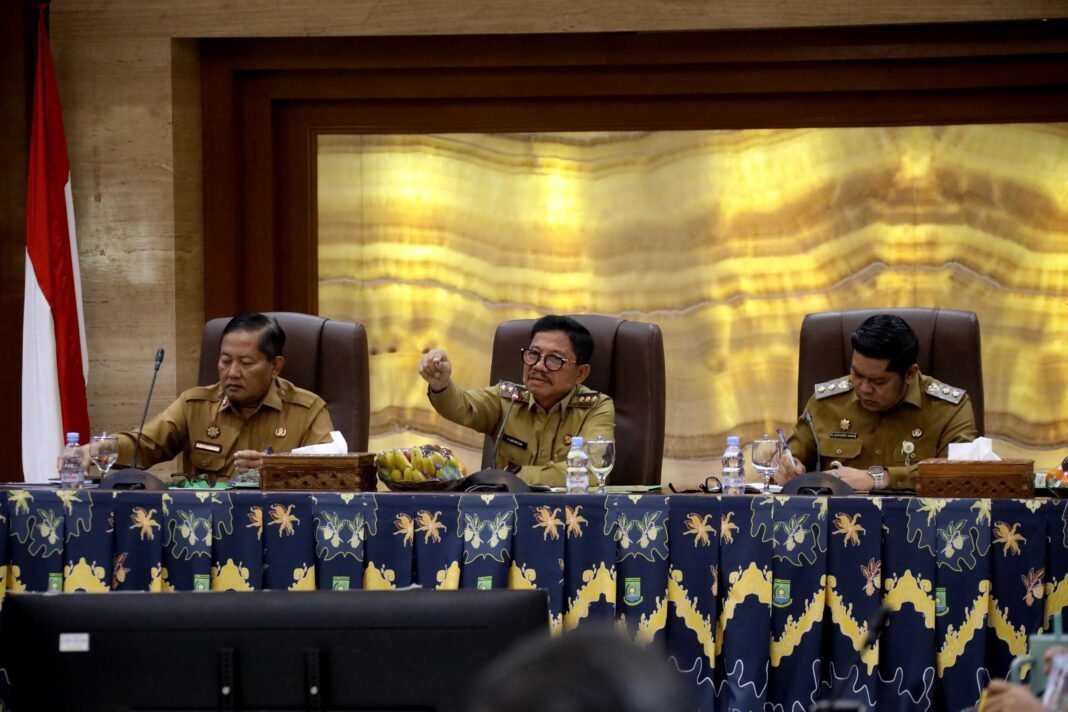 Sachrudin Tekankan Camat dan Lurah Harus Responsif, Inovatif, dan Dekat dengan Warga Sachrudin Tekankan Camat dan Lurah Harus Responsif, Inovatif, dan Dekat dengan Warga
