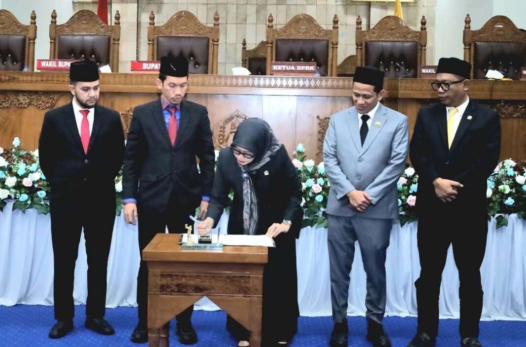 Bupati dan Wakil Bupati Aceh Barat Hadiri Penutupan Rapat Paripurna ke III Masa Sidang ke II DPRK Aceh Barat Bupati dan Wakil Bupati Aceh Barat Hadiri Penutupan Rapat Paripurna ke III Masa Sidang ke II DPRK Aceh Barat