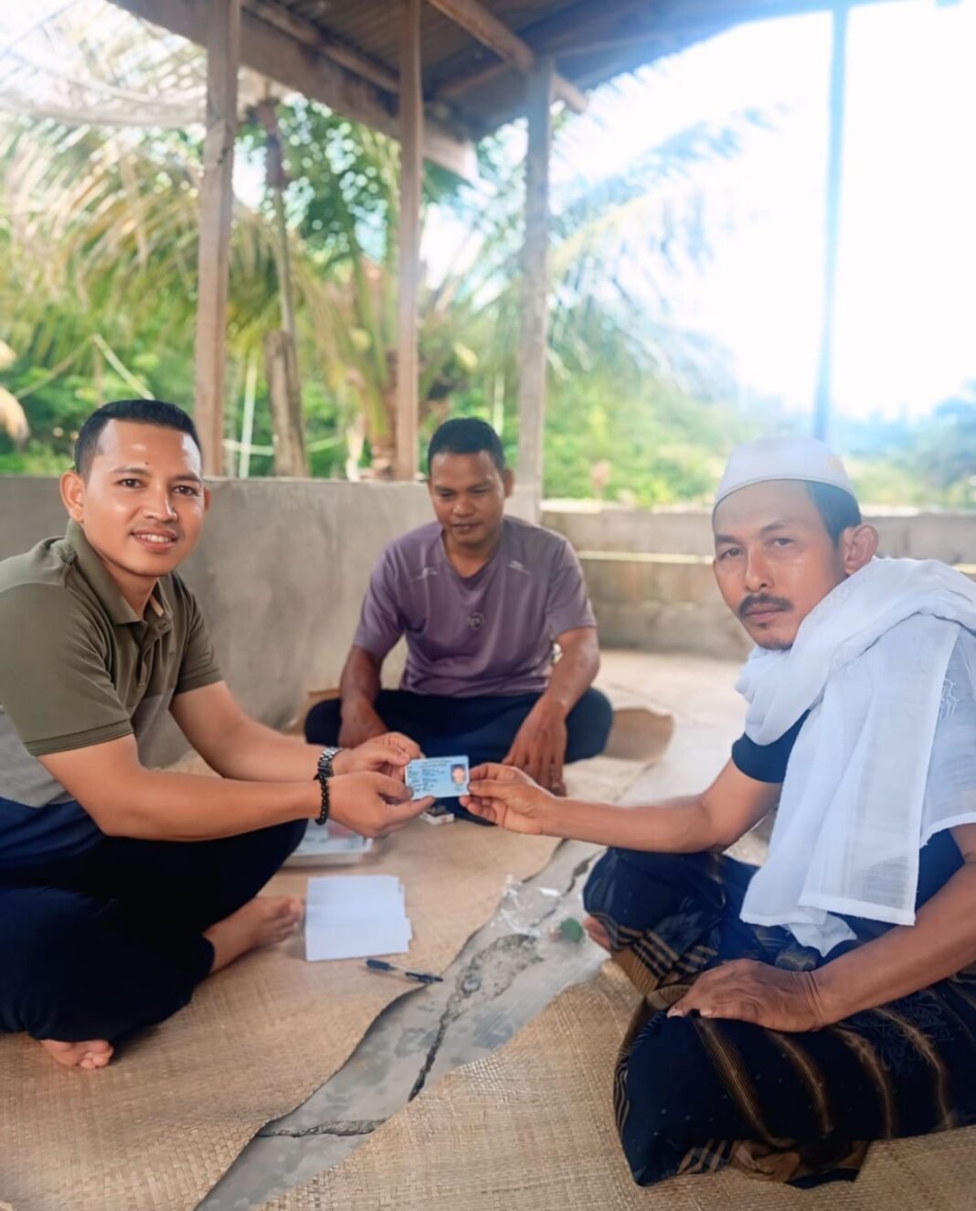 Imam Nugroho Ketua JPA Aceh Berikan Program JPA Gratis Kepada Pimpinan TPA AT.Thalibin Gampong Suak Nie Imam Nugroho Ketua JPA Aceh Berikan Program JPA Gratis Kepada Pimpinan TPA AT.Thalibin Gampong Suak Nie