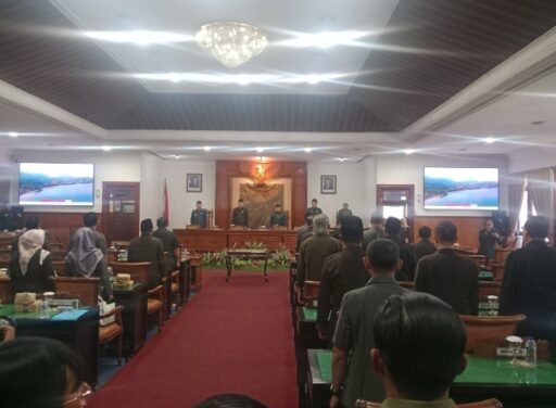 Plt Bupati Hadiri Sidang Paripurna DPRD Tulungagung, Setujui 9 Ranperda Jadi Perda Plt Bupati Hadiri Sidang Paripurna DPRD Tulungagung, Setujui 9 Ranperda Jadi Perda