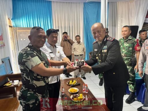 Sinergi TNI-Polri, Koramil Parungpanjang Beri Ucapan HUT ke-80 Bhayangkara ke Dua Polsek Sinergi TNI-Polri, Koramil Parungpanjang Beri Ucapan HUT ke-80 Bhayangkara ke Dua Polsek