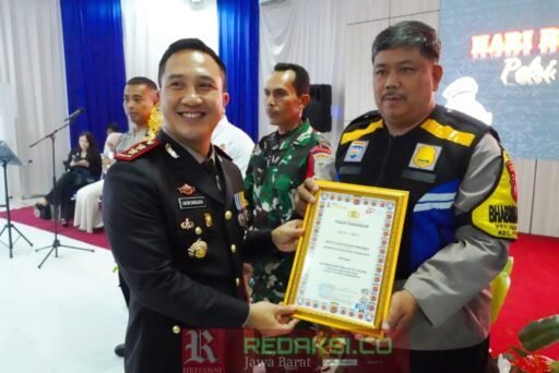 Bukti Dedikasi, Bhabinkamtibmas Polsek Purwakarta Kota Sabet Penghargaan Bukti Dedikasi, Bhabinkamtibmas Polsek Purwakarta Kota Sabet Penghargaan