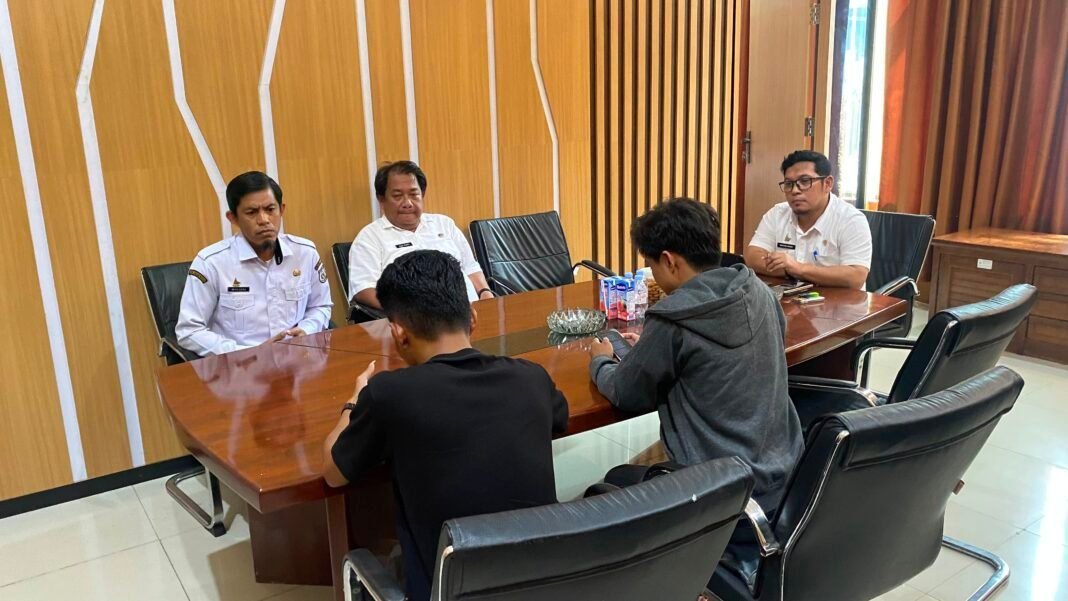 Diduga Ada Kejanggalan Anggaran Bibit Kakao, FKP-Sulbar Minta DPRD Panggil BPK hingga Kejati Diduga Ada Kejanggalan Anggaran Bibit Kakao, FKP-Sulbar Minta DPRD Panggil BPK hingga Kejati