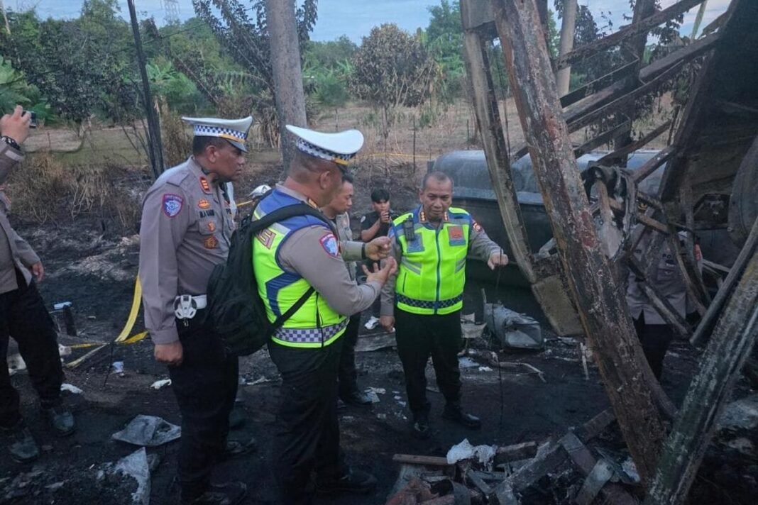 Jadi tersaka kecelakaan bus ALS bus truk tangki saya dizalimi Dan dikriminalisasi Jadi tersaka kecelakaan bus ALS bus truk tangki saya dizalimi Dan dikriminalisasi