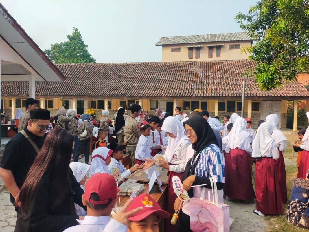 Bukan Sekadar Jualan, Market Day SDN Gunung Sunda Jadi Ruang Belajar Kemandirian Siswa Bukan Sekadar Jualan, Market Day SDN Gunung Sunda Jadi Ruang Belajar Kemandirian Siswa