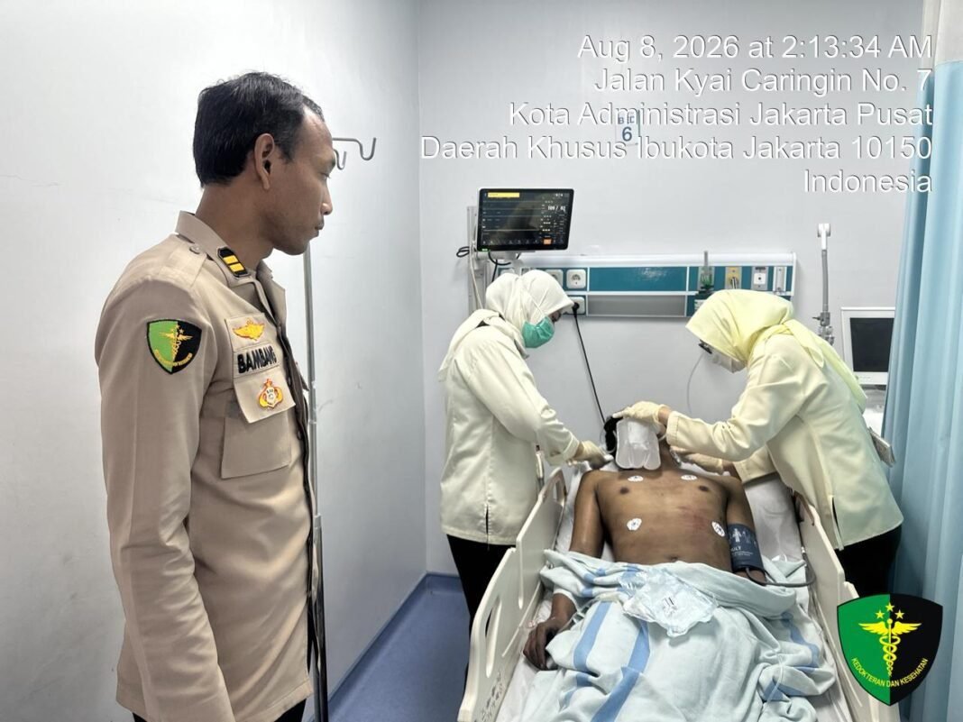 *Biddokkes Polda Metro Jaya Kerahkan Tim Keslap dan DVI Tangani Kebakaran Gedung Bapenda* *Biddokkes Polda Metro Jaya Kerahkan Tim Keslap dan DVI Tangani Kebakaran Gedung Bapenda*