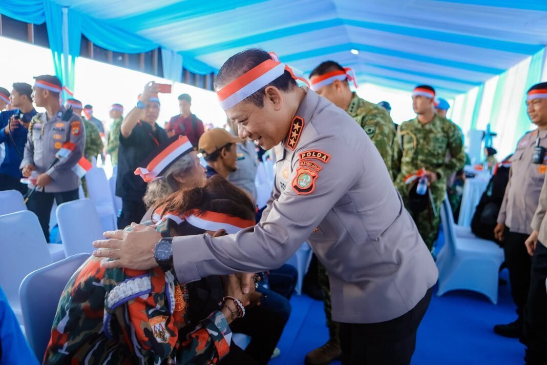 *Bakti Kesehatan Kodam Jaya – Polda Metro Jaya Layani 1.876 Masyarakat di Monas* *Bakti Kesehatan Kodam Jaya – Polda Metro Jaya Layani 1.876 Masyarakat di Monas*