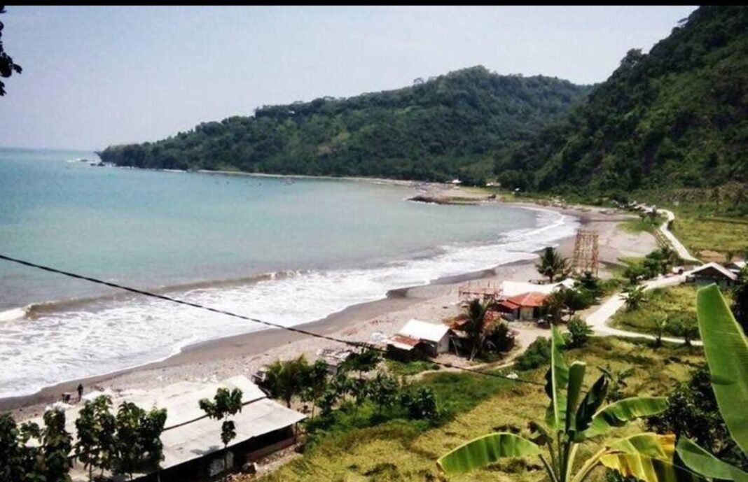 Desa Cikangkung Menatap Masa Depan: Dari Hamparan Pertanian hingga Potensi Pesisir Samudera Indonesia Desa Cikangkung Menatap Masa Depan: Dari Hamparan Pertanian hingga Potensi Pesisir Samudera Indonesia