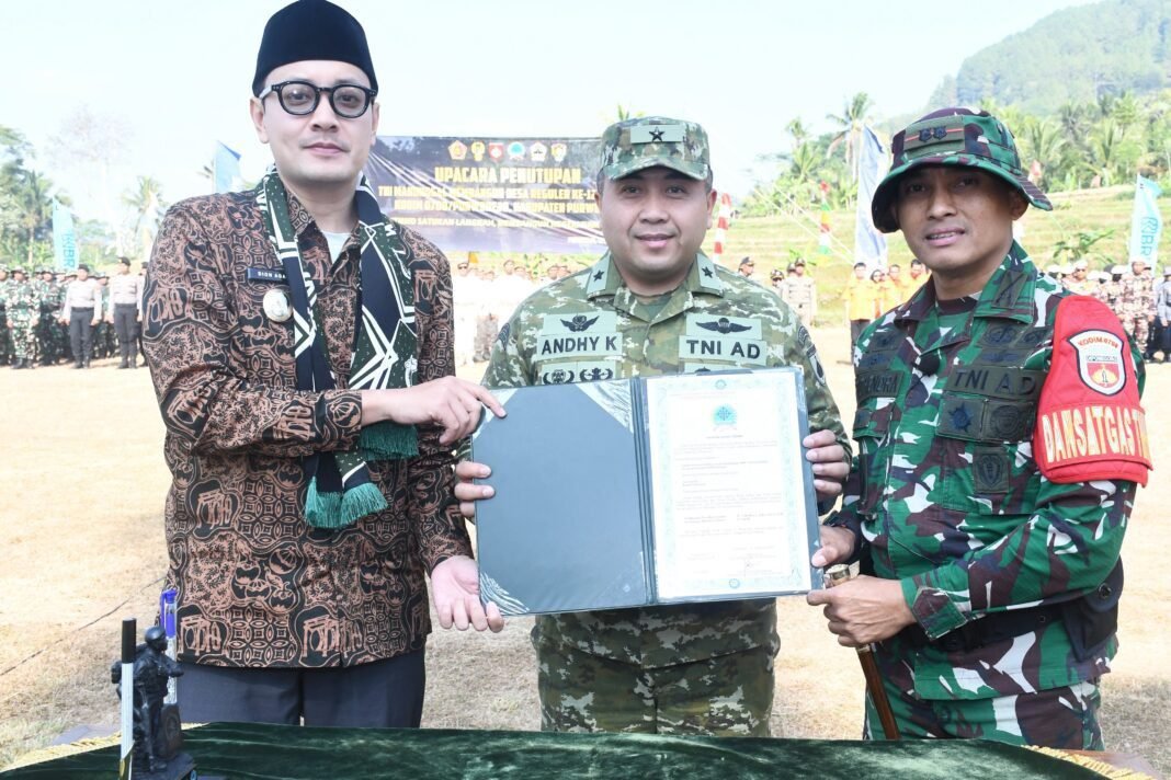 Kepala Staf Kodam IV/Diponegoro Tutup TMMD Reguler ke-129 Tahun 2026 di Desa Watuduwur Kepala Staf Kodam IV/Diponegoro Tutup TMMD Reguler ke-129 Tahun 2026 di Desa Watuduwur