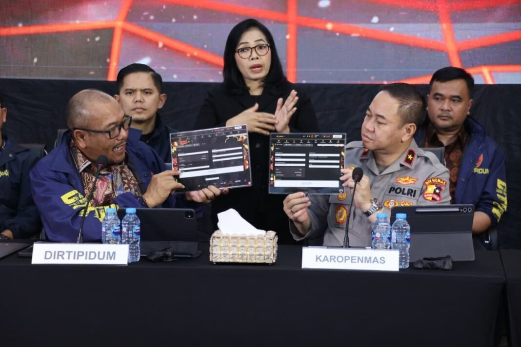 Bareskrim polri ungkap Jaringan judi online Internasional transaksi capai Rp 890 miliar Bareskrim polri ungkap Jaringan judi online Internasional transaksi capai Rp 890 miliar