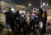 *Brimob Polda Metro Jaya Gagalkan Tawuran di Cawang, 2 Sajam Diamankan*