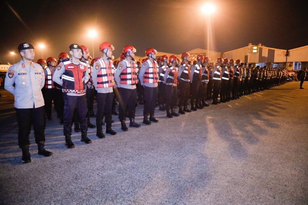 *Hadapi gempa Flores PolDa NTT dan polres jajaran Kerahkan 845 personel ke Wilayah terdampak *Hadapi gempa Flores PolDa NTT dan polres jajaran Kerahkan 845 personel ke Wilayah terdampak
