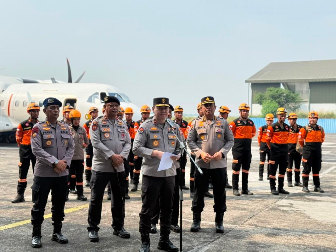Terus Bergerak, Polri Kembali Kirim Personel K9 dan 2,5 Ton Logistik untuk Korban Gempa NTT Terus Bergerak, Polri Kembali Kirim Personel K9 dan 2,5 Ton Logistik untuk Korban Gempa NTT
