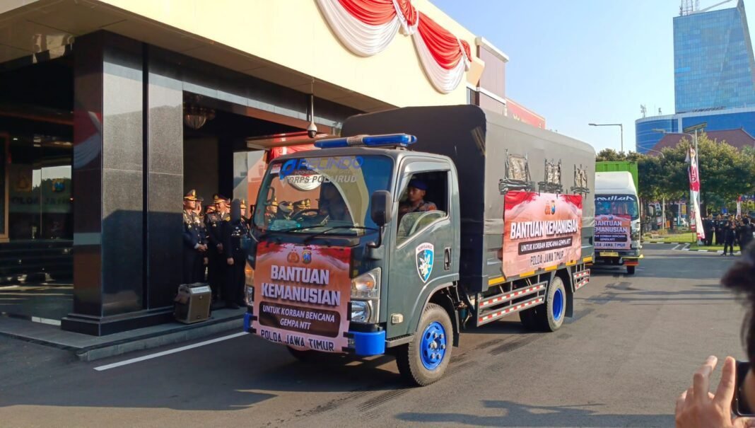 Polda jatim kirim Bantuan Kemanusiaan ke NTT siapkan Dapur lapangan hingga tim Trauma Healing Polda jatim kirim Bantuan Kemanusiaan ke NTT siapkan Dapur lapangan hingga tim Trauma Healing