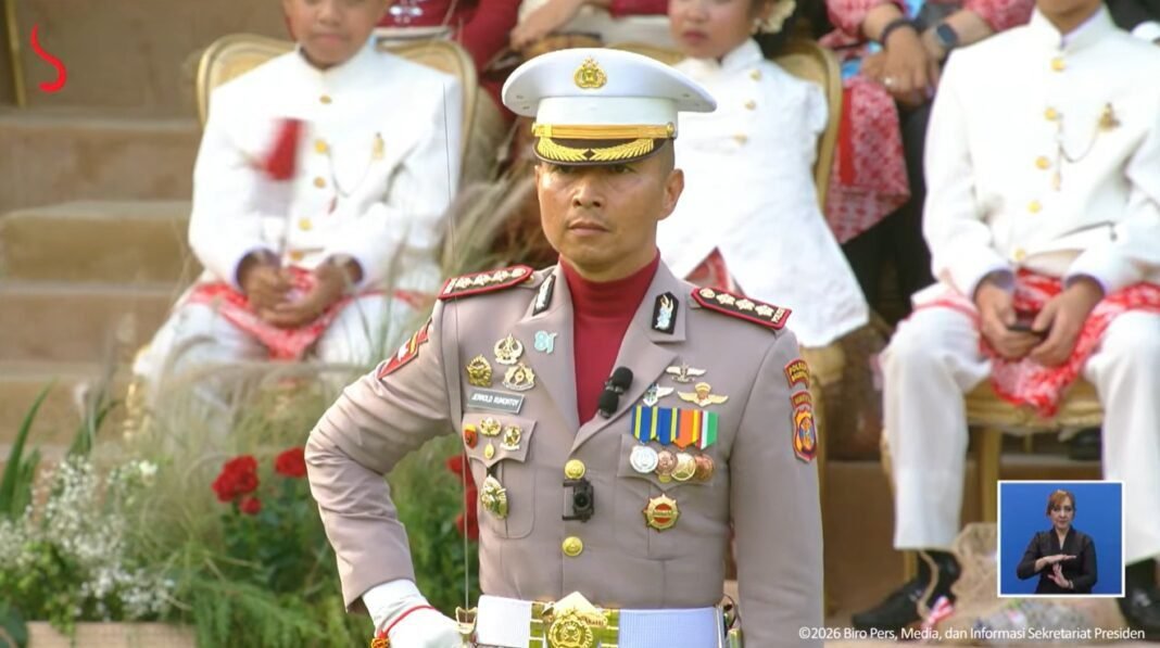 *Presiden Puji Tertibnya Upacara Penurunan Bendera, Danup Diminta Langsung Menghadap* *Presiden Puji Tertibnya Upacara Penurunan Bendera, Danup Diminta Langsung Menghadap*