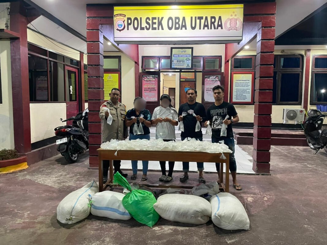 500 Kantong Cap Tikus Disita, Dua Pelaku Diamankan Polsek Oba Utara 500 Kantong Cap Tikus Disita, Dua Pelaku Diamankan Polsek Oba Utara