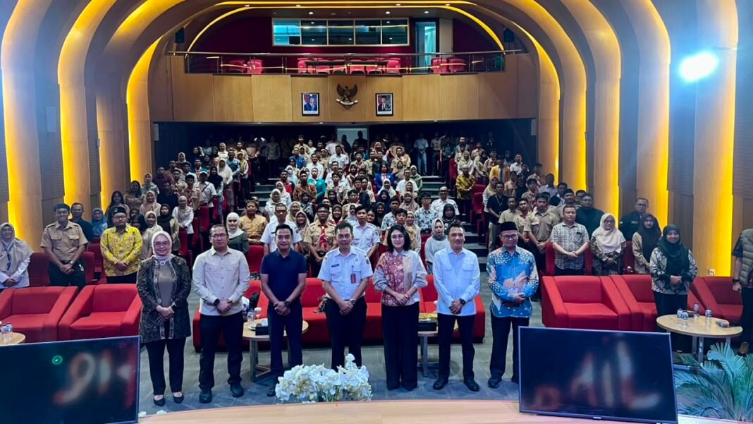 Bedah Filem Jihad Selfie Densus 88 Perkuat Peran Sekolah Dan Keluarga Cegah Radikalisme Di Kalangan Pelajar Bedah Filem Jihad Selfie Densus 88 Perkuat Peran Sekolah Dan Keluarga Cegah Radikalisme Di Kalangan Pelajar