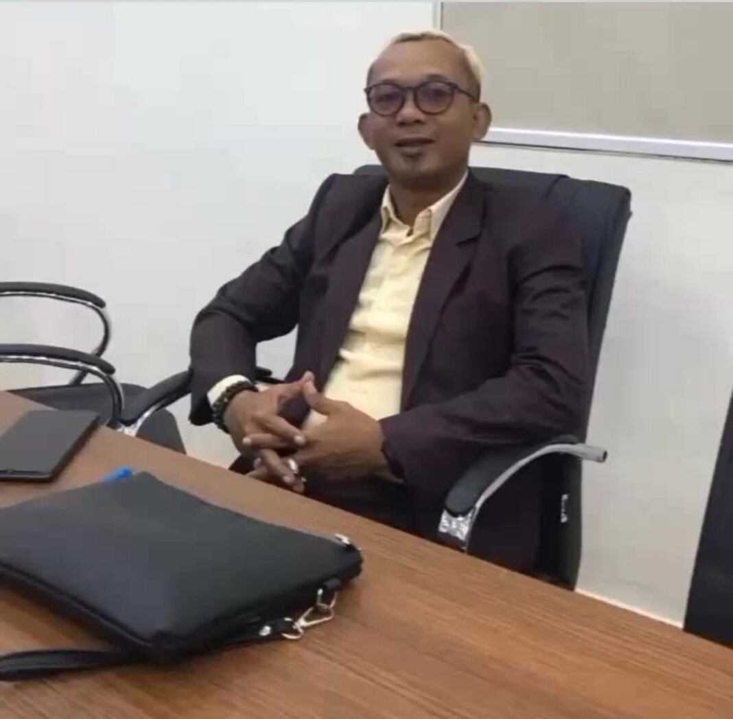 PILKADES SERENTAK LOMBOK BARAT: DEMOKRASI DESA DI TENGAH MAHALNYA BIAYA POLITIK PILKADES SERENTAK LOMBOK BARAT: DEMOKRASI DESA DI TENGAH MAHALNYA BIAYA POLITIK