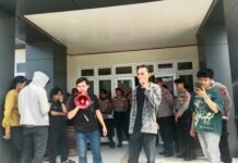 AMM Geruduk Dinas Perkim Mamuju: Status Rusun ASN Dipertanyakan, Polemik Lahan Pekuburan Memanas