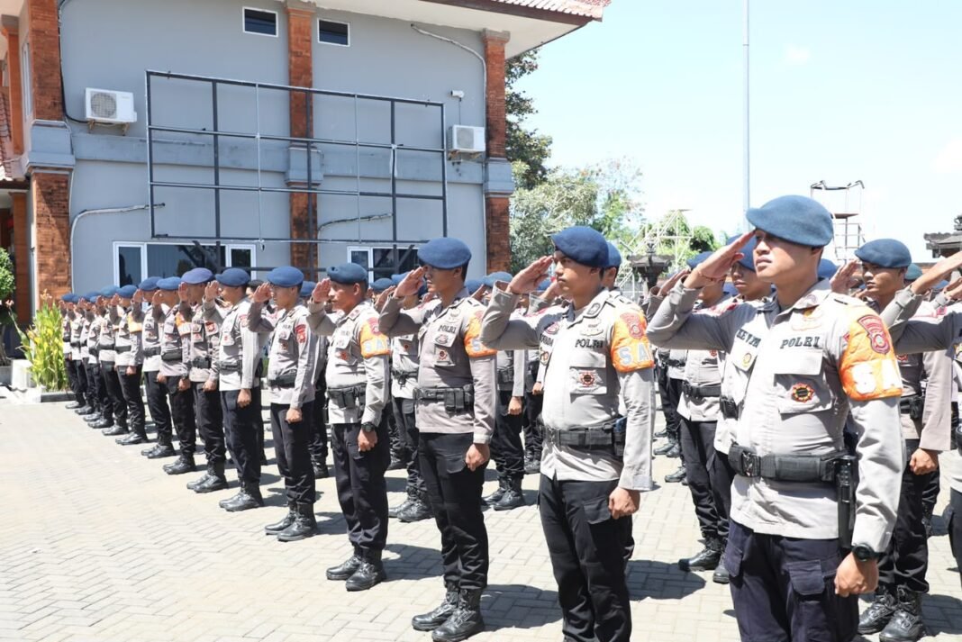 Polri Kerahkan 300 Personel Brimob Dari Kaltim Dan Bali Untuk Tangani Karhutla Di Kalbar Polri Kerahkan 300 Personel Brimob Dari Kaltim Dan Bali Untuk Tangani Karhutla Di Kalbar