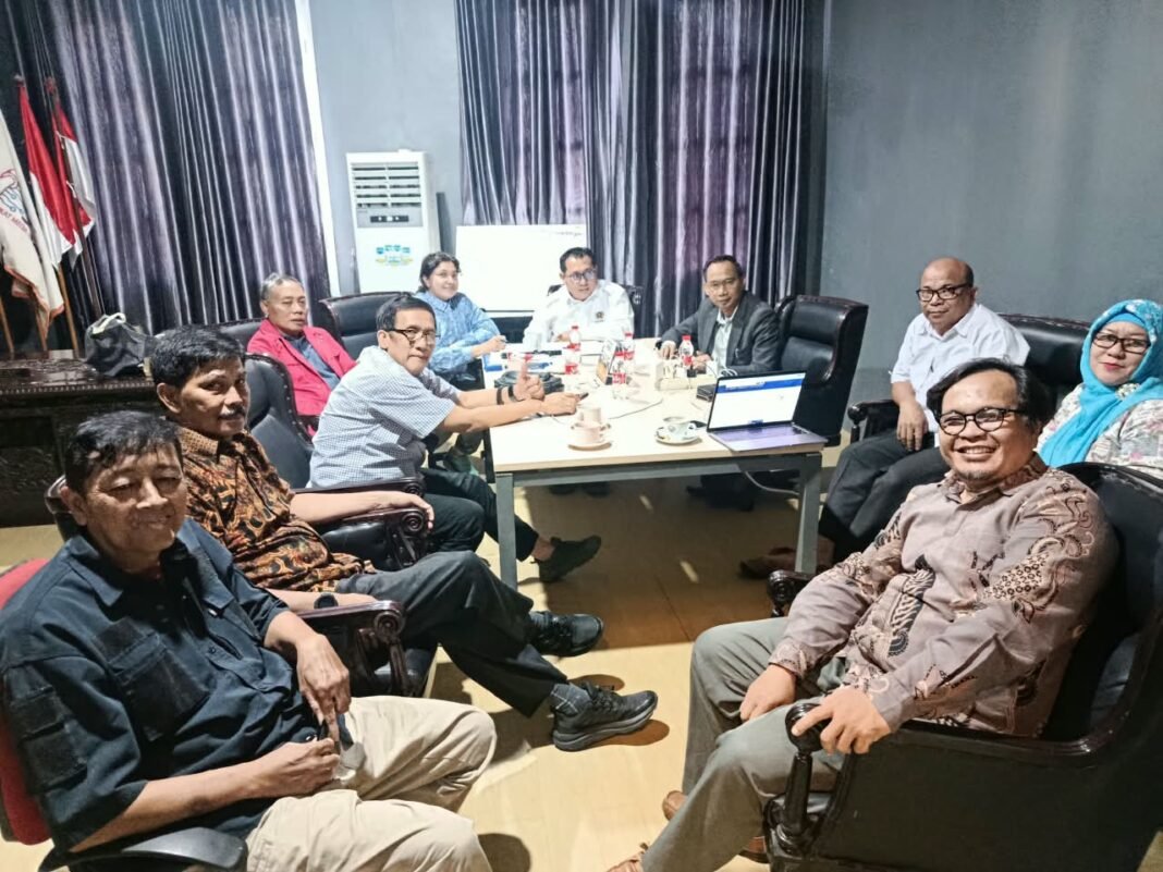 SMSI Konsolidasi di Tengah Gejolak Nasional, 5 Pokja Jaga Desa Dikukuhkan Serentak SMSI Konsolidasi di Tengah Gejolak Nasional, 5 Pokja Jaga Desa Dikukuhkan Serentak
