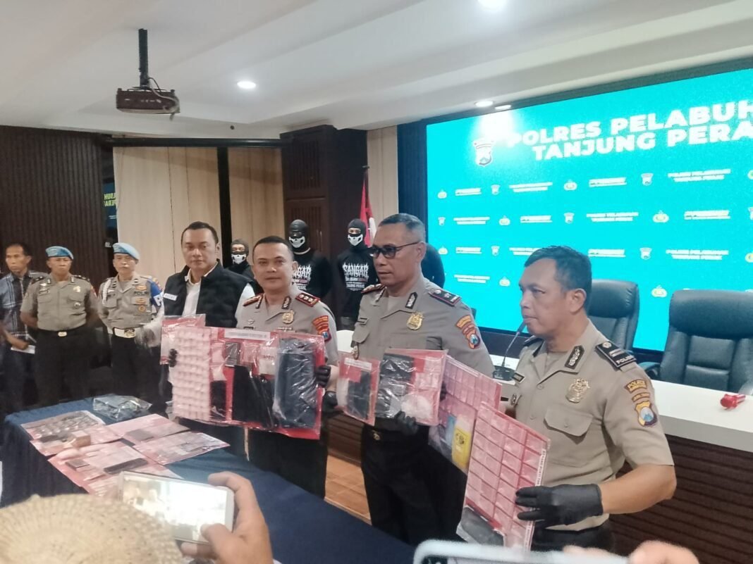 Polres Pelabuhan Tanjung Perak Memastikan Upaya Pemberantasan Narkoba Akan Terus Dilakukan Secara Masarakat Polres Pelabuhan Tanjung Perak Memastikan Upaya Pemberantasan Narkoba Akan Terus Dilakukan Secara Masarakat